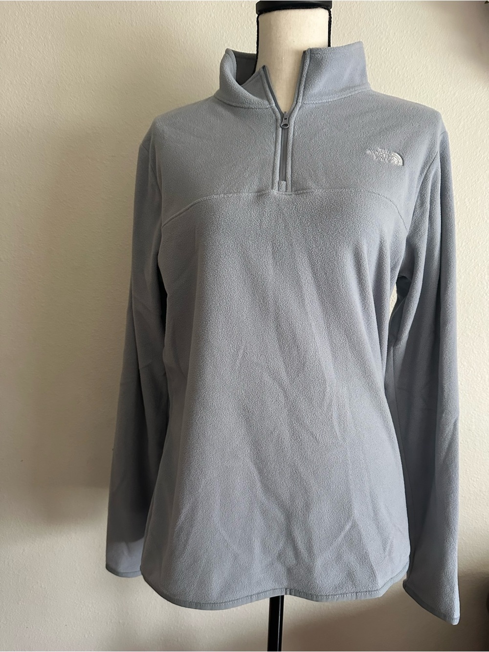 The North Face Women's Light Gray/Blue Quarter-Zip Fleece Pullover